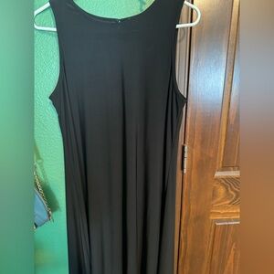 Elegant Black Sleeveless Dress